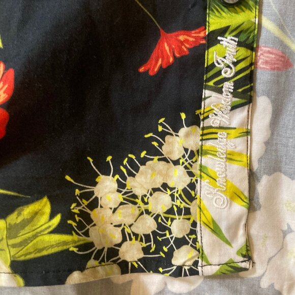 Robert Graham Hawaiian Shirt - Picture 2 of 9